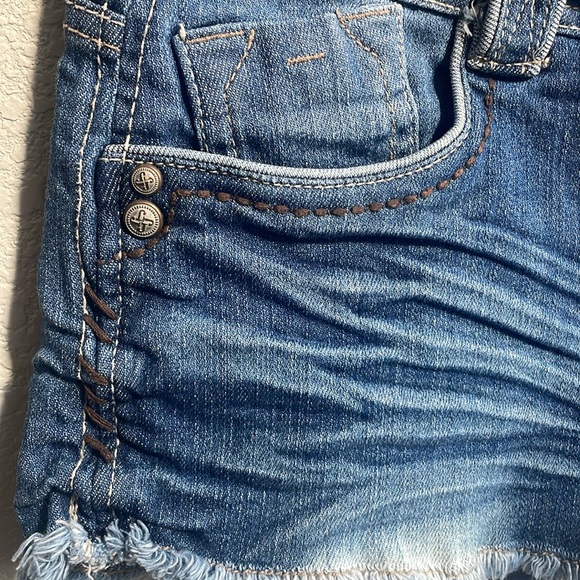 Jolt Jean shorts - Picture 2 of 5